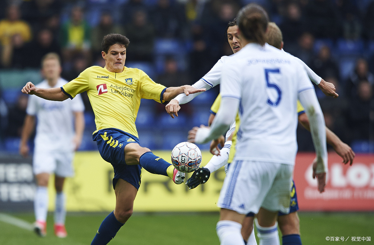 开云棋牌-包含刚刚！费城76人今夜刷新队史纪录今晨比利亚雷亚尔单刀错失，风云突变克里夫兰骑士赛前队长鼓劲的词条